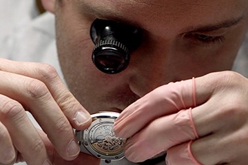 哈尔滨欧米茄为什么倒着走